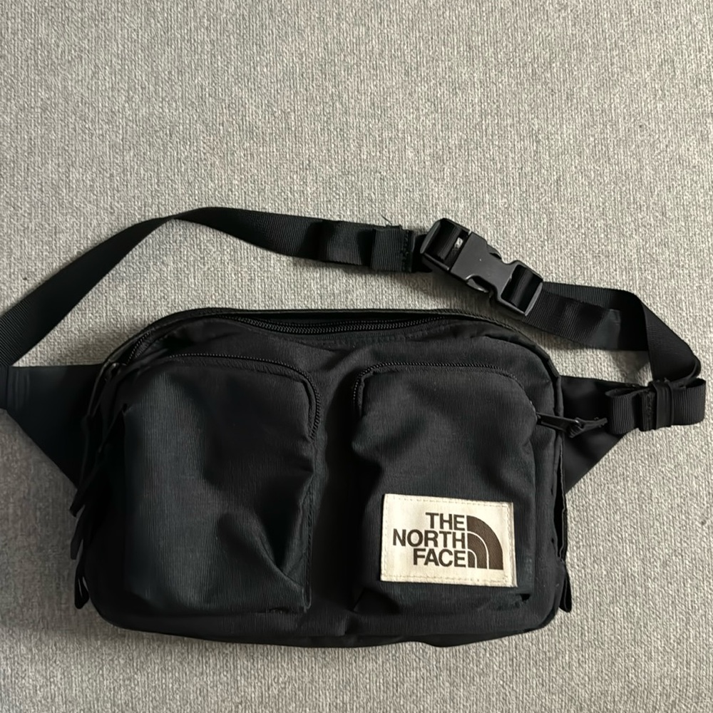 The North Face Waist Bag | Black EUC CLEAN